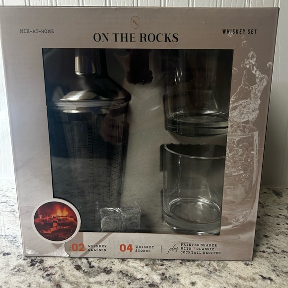 On the Rocks Whiskey Drink Set - Picture 1 of 7